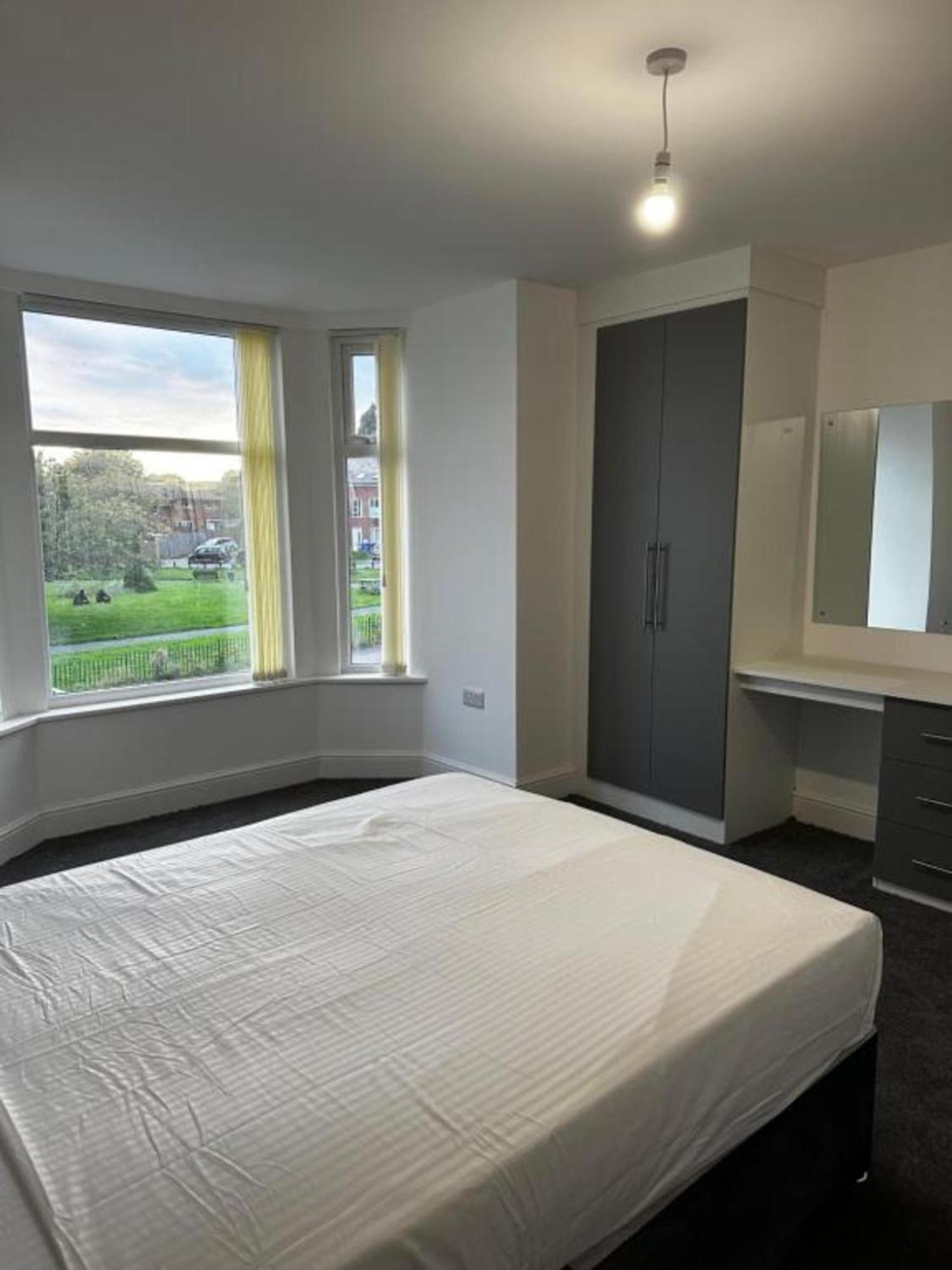 Oyo Cheetham Hill Guest House Mánchester Exterior foto