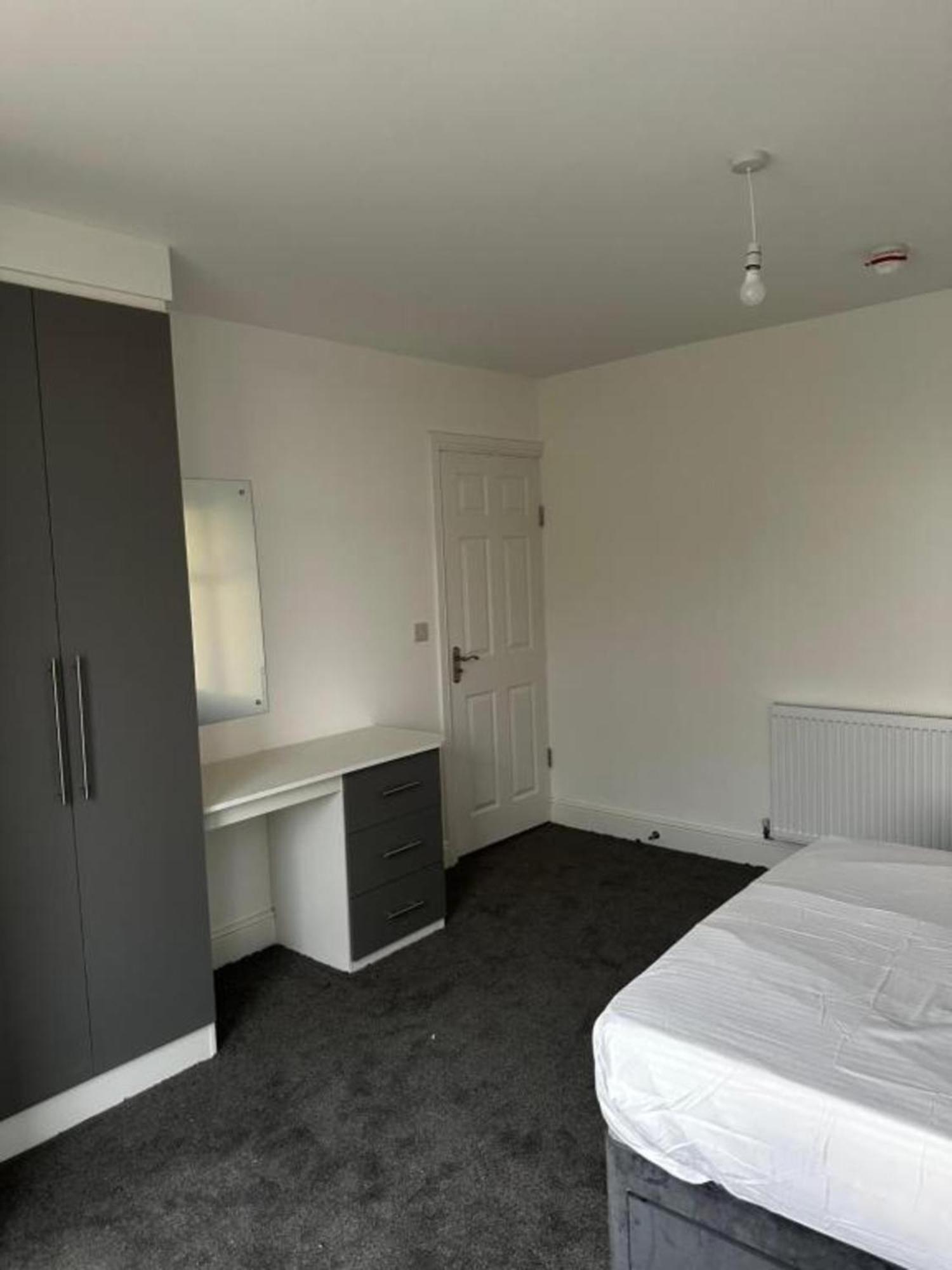 Oyo Cheetham Hill Guest House Mánchester Exterior foto